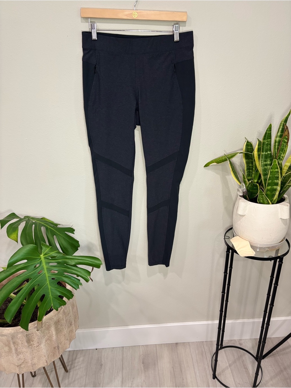 Kuhl | Weekendr Tight | Size Small - Picture 2 of 6